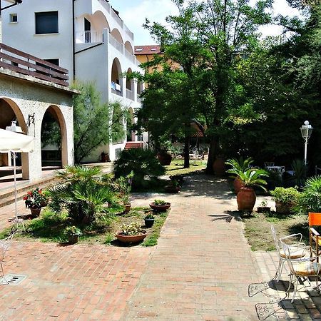 Hotel Villa Furia Белариа-Игеа Марина Екстериор снимка