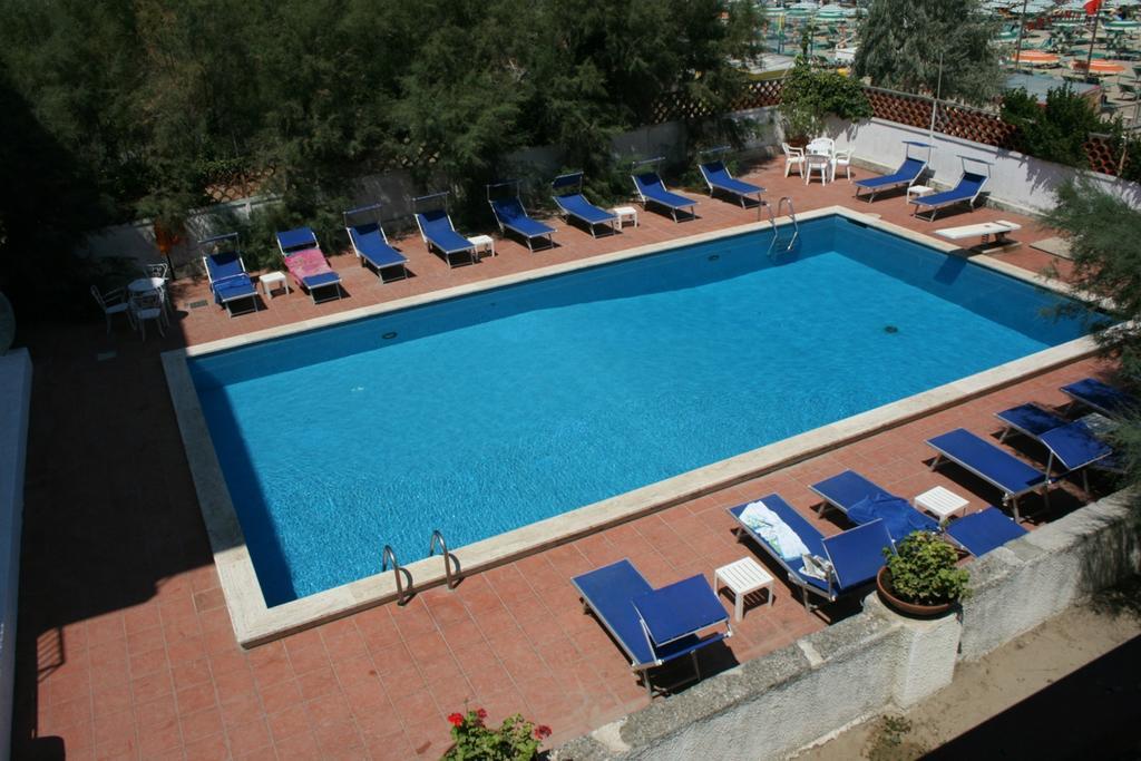 Hotel Villa Furia Белариа-Игеа Марина Екстериор снимка
